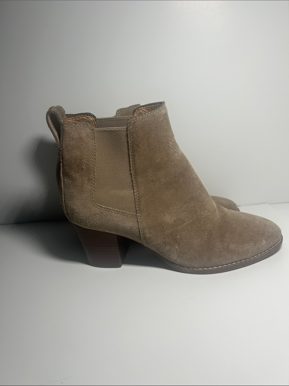 Madewell Regan Taupe Suede Chelsea Ankle Boots